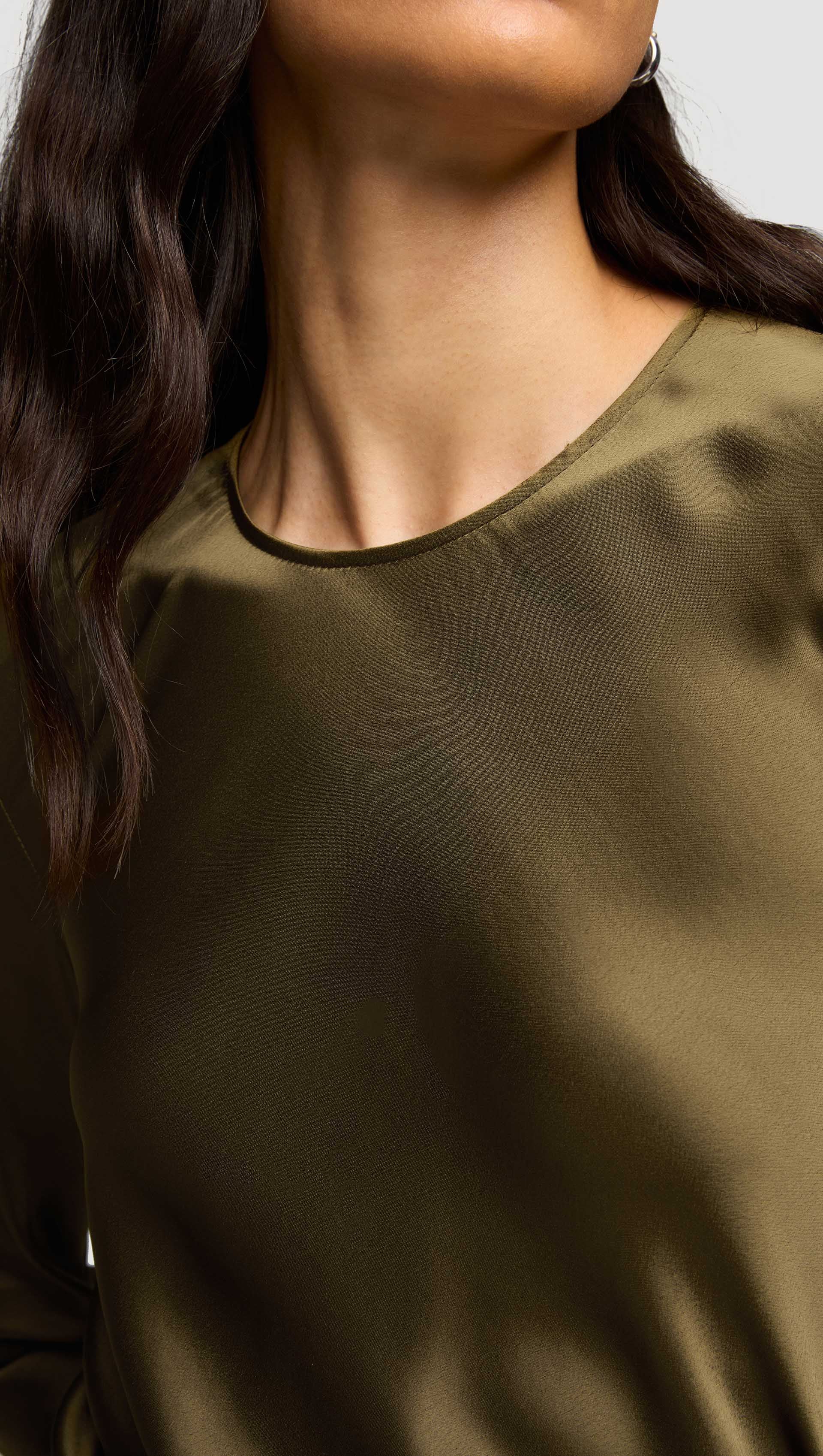 Longsleeve Bias Top in Viscose Satin | Olive